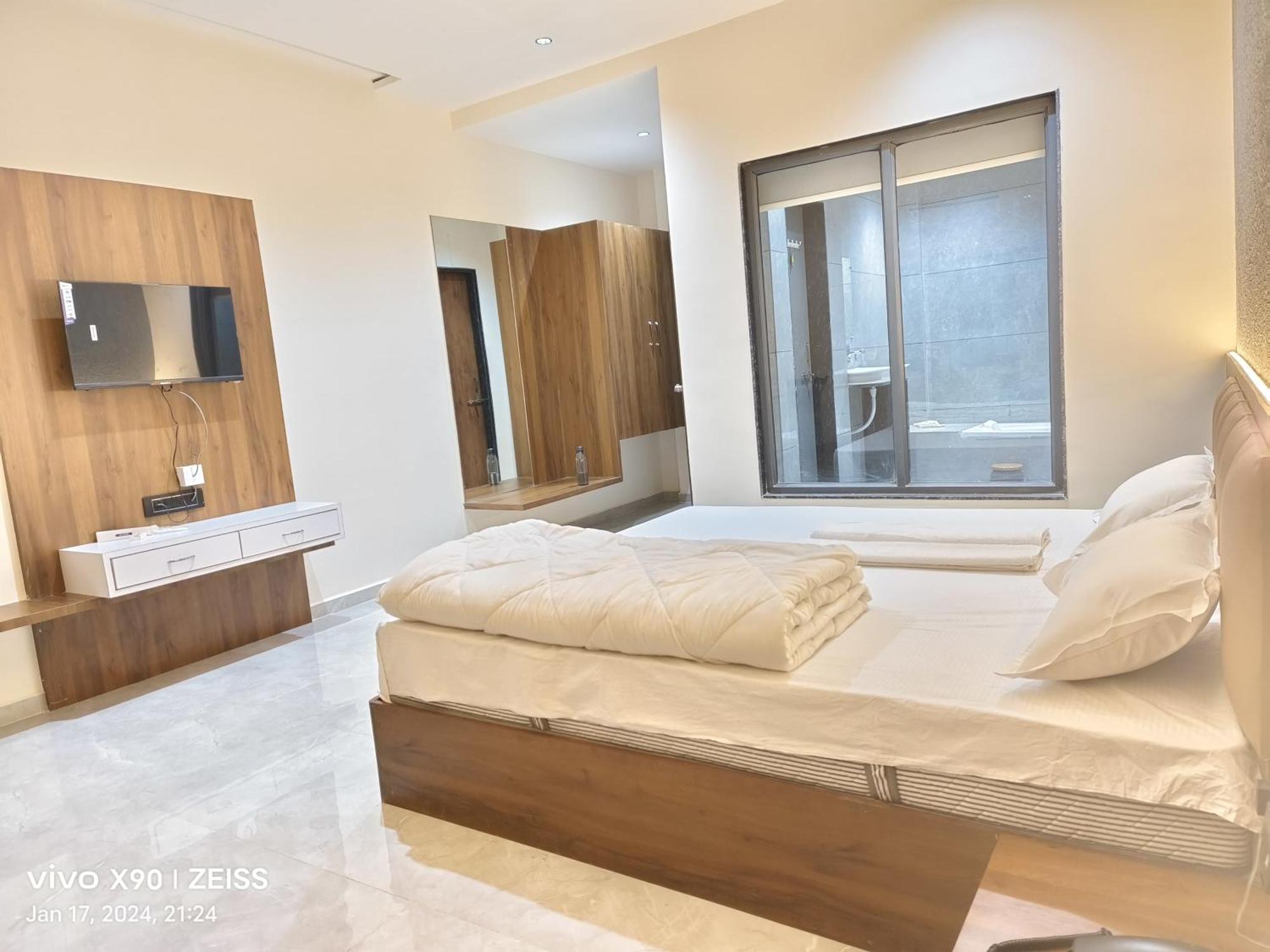 Hotel The Grand Khodiyar Visnagar ภายนอก รูปภาพ