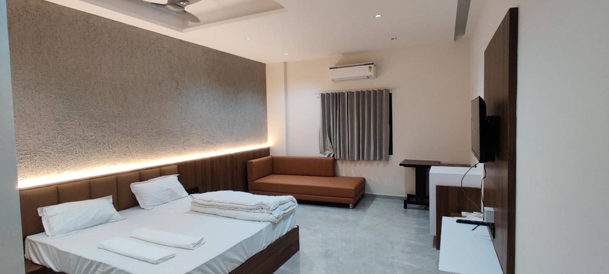 Hotel The Grand Khodiyar Visnagar ภายนอก รูปภาพ