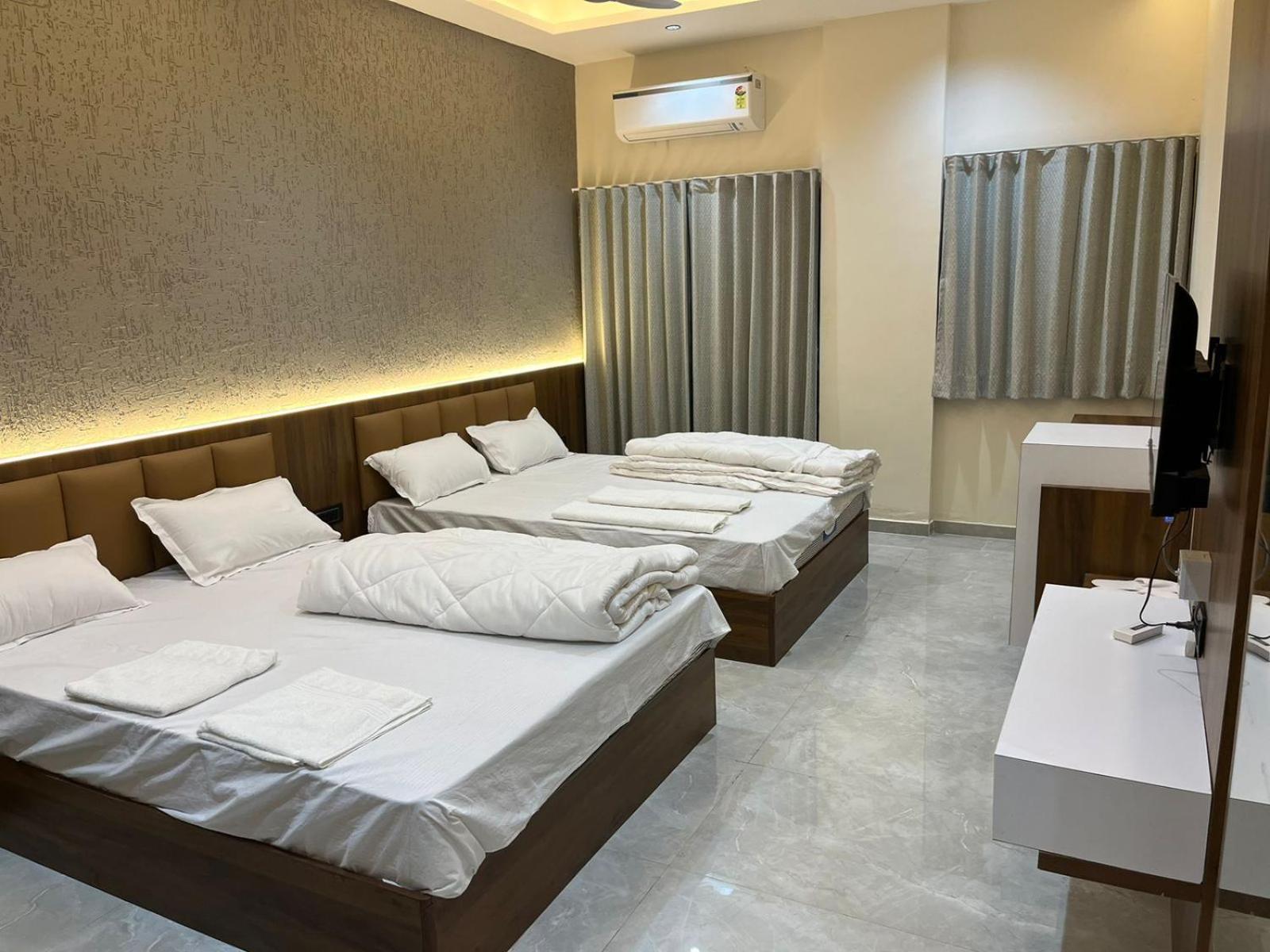 Hotel The Grand Khodiyar Visnagar ภายนอก รูปภาพ