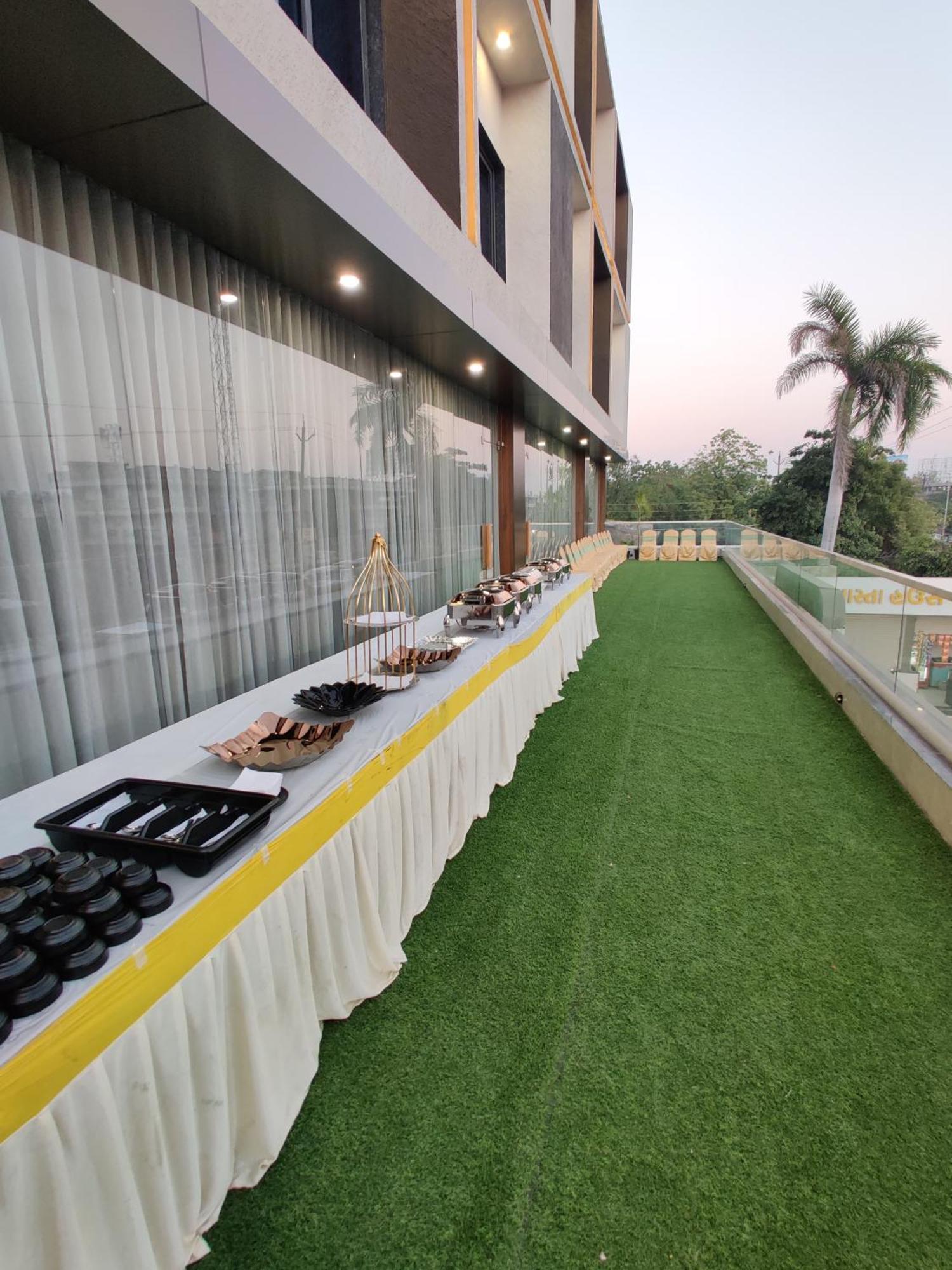 Hotel The Grand Khodiyar Visnagar ภายนอก รูปภาพ
